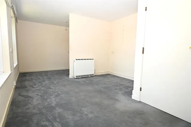 Westdeane Court, Basingstoke, photo 2