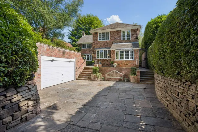 Wilmslow Park South, Wilmslow, SK9, photo 1