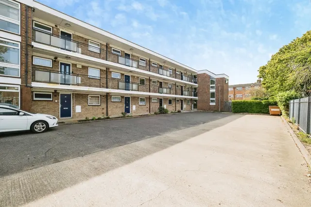 Astra Close, Hornchurch, RM12, photo 2