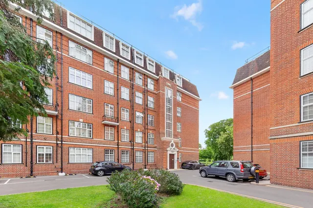 Heathfield Terrace, Chiswick, London, photo 1