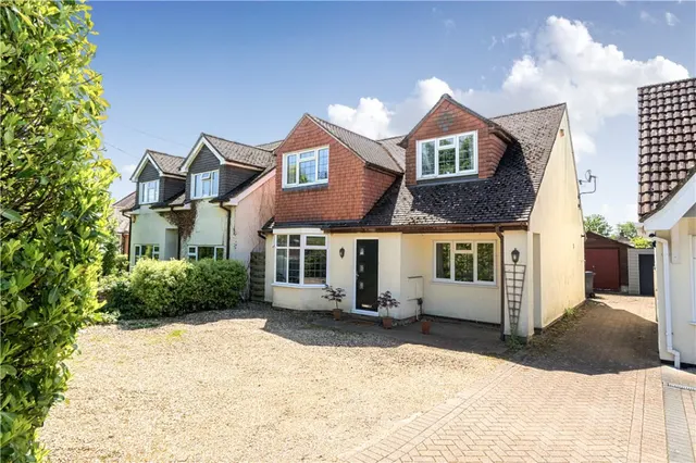 Botley Road, North Baddesley, SO52, photo 1