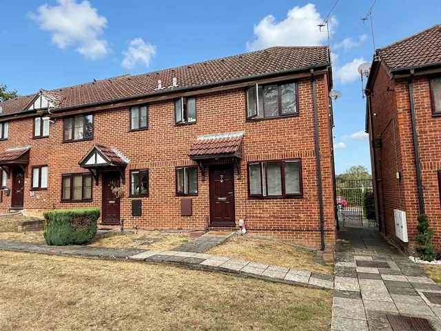 St Andrews Terrace, Prestwick Road, Watford, South Oxhey, WD19 6UZ, photo 1