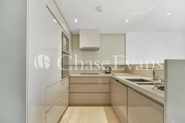 Pan Peninsula, Canary Wharf, E14, photo 2