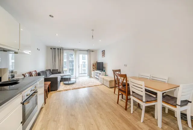 Westmoreland Road, London, NW9, photo 1