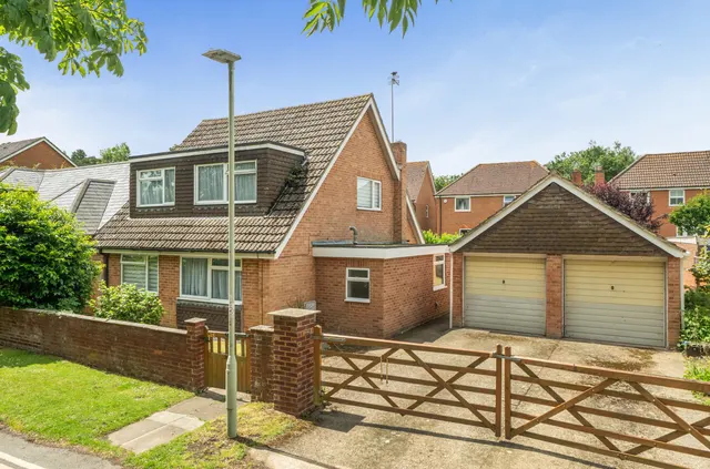 Bramshill Close, Arborfield, Reading, Berkshire, RG2 9NF, photo 1
