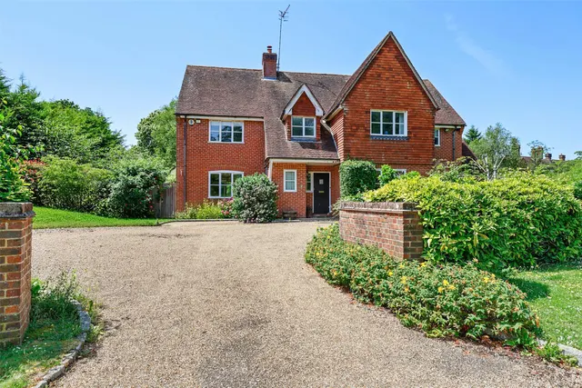 Home Farm Close, Betchworth, RH3, photo 1