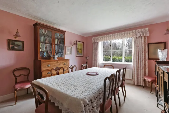 Home Farm Close, Betchworth, RH3, photo 2
