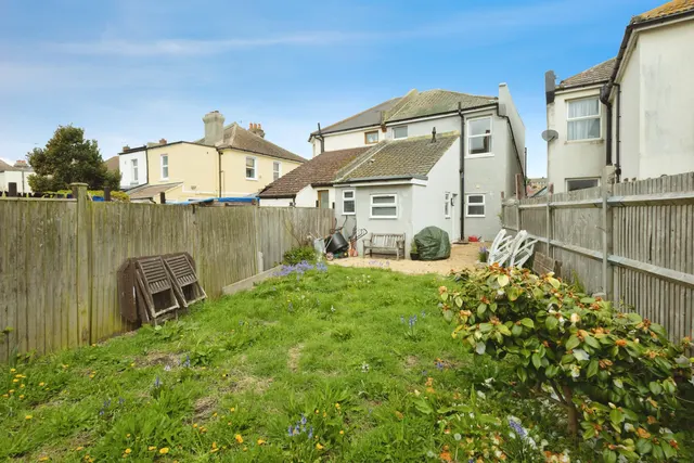 Bulverhythe Road, St. Leonards-On-Sea, TN38, photo 1