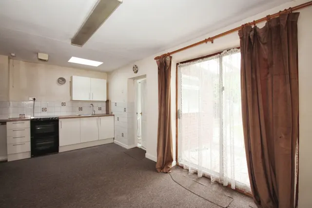 Beake Avenue, Coventry, CV6, photo 3