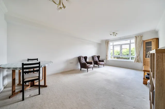 Portsmouth Road, Milford, GU8, photo 2