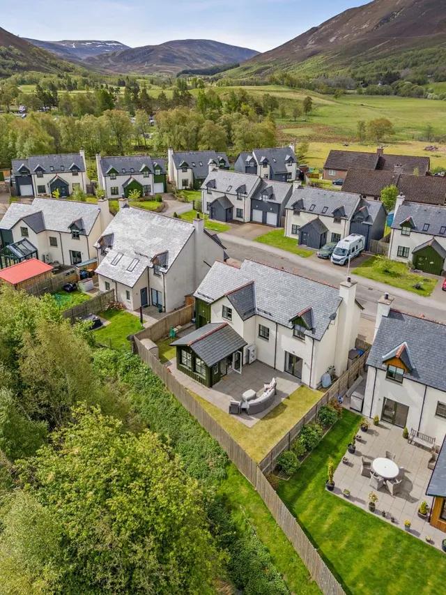 Photo 3 — Canmore Road, Braemar, Ballater, Aberdeenshire, AB35 5XG