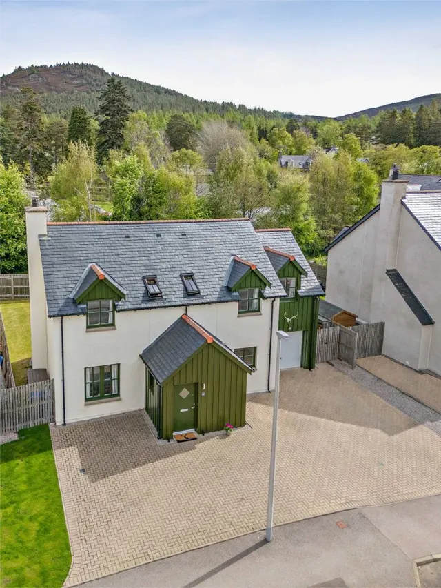 Photo 2 — Canmore Road, Braemar, Ballater, Aberdeenshire, AB35 5XG