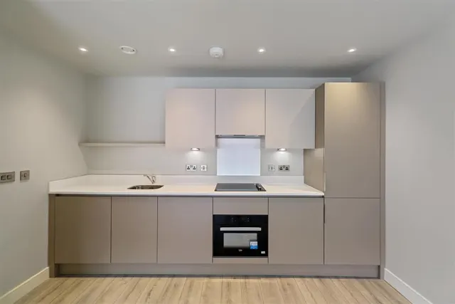 Steel House, Slough, SL2, photo 2