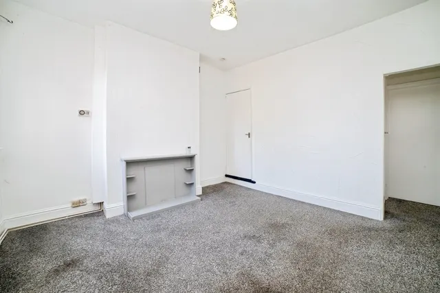 Prospect Street, Alfreton, DE55, photo 3