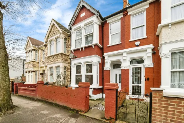 Peterborough Road, London, E10, photo 1