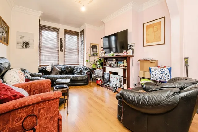 Photo 3 — Peterborough Road, London, E10