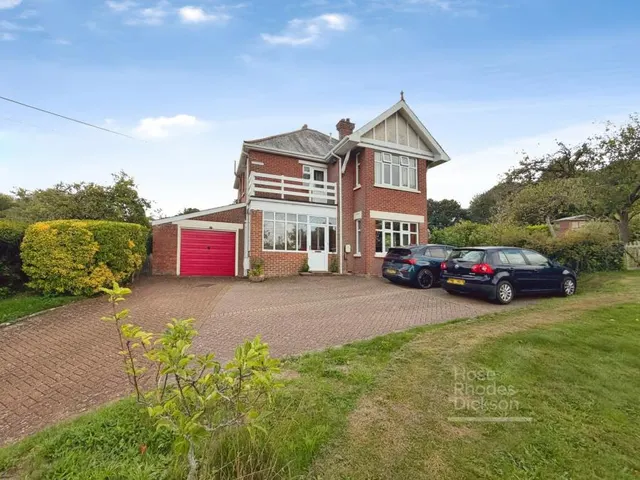 Calbourne Road, Newport, PO30, photo 1