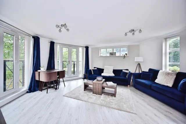 Medway Court, Aylesford, Kent, ME20, photo 1