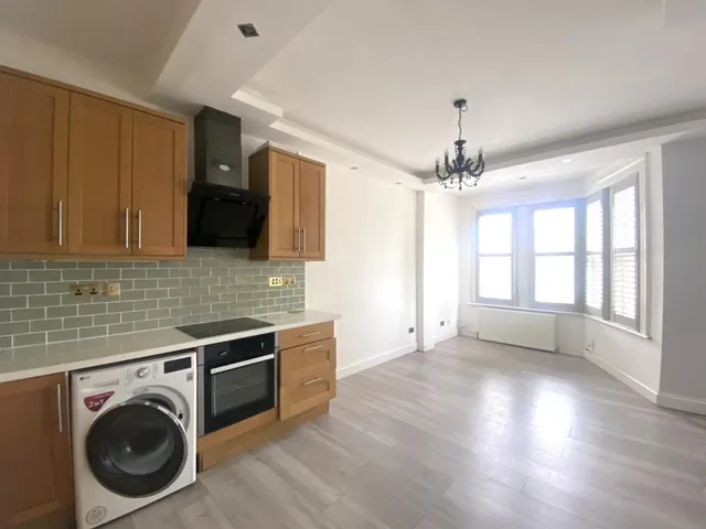 Hamlet Court Road, Westcliff-on-sea, SS0, photo 2