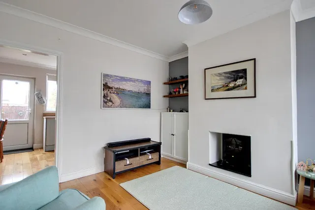 Photo 2 — Brockenhurst Avenue, Cottingham
