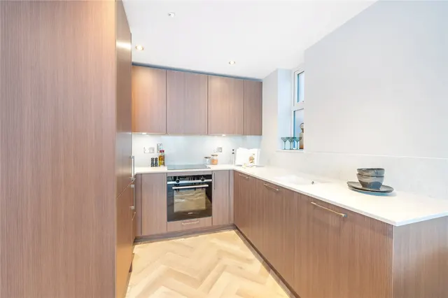 Thornton Road, London, SW12, photo 1