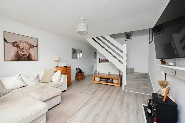 Cherrytree Close, Owlsmoor, GU47, photo 2