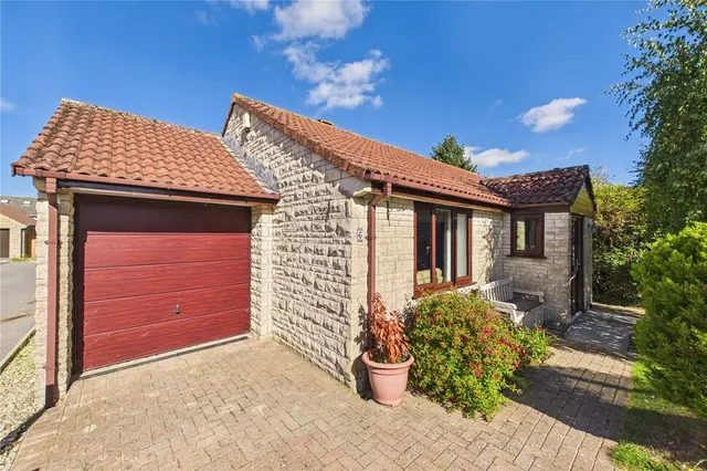 Sunridge Close, Midsomer Norton, BA3, photo 1