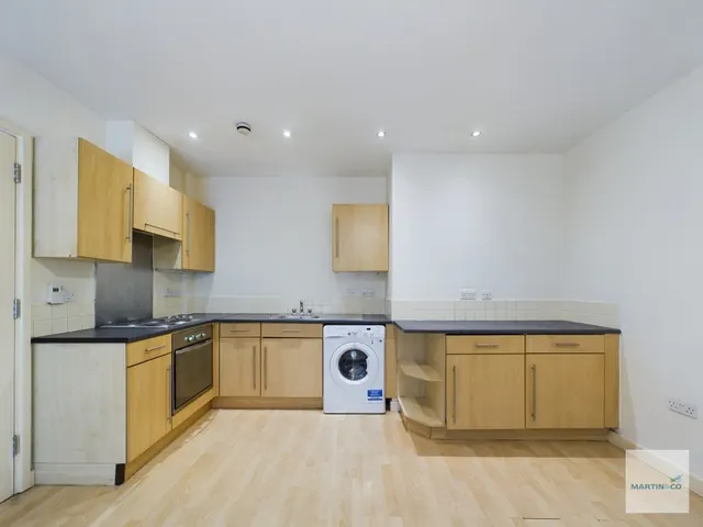 Russell Road, NG7, photo 3