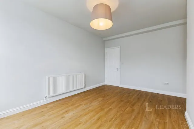High Street, Epsom, KT19, photo 3