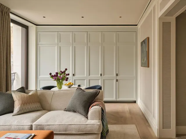 Curzon, Mayfair, W1J, photo 3