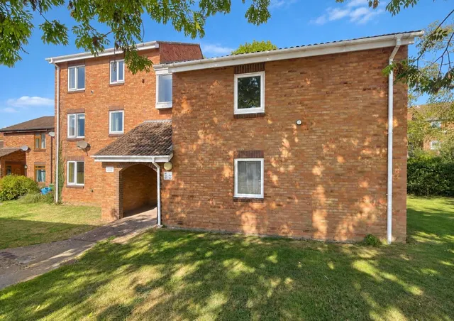 2 bedroom flat, Ashtree Road, Frome, BA11