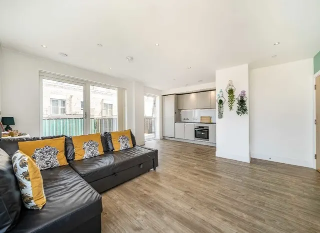 Wray Avenue, Royal Wharf, E16, photo 3