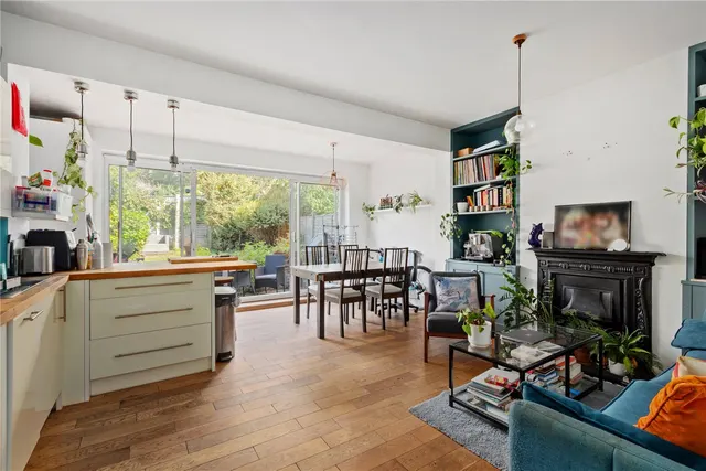 Blackshaw Road, London, SW17, photo 1