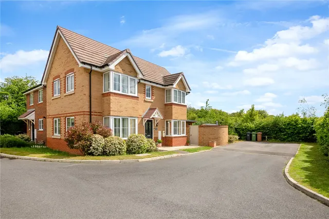 3 bedroom house — Hawthorn Close, Honeybourne, Evesham, Worcestershire, WR11