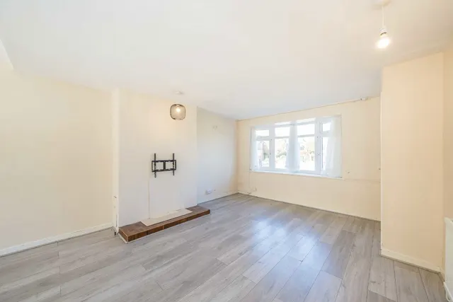 Osborne Close, TW13, photo 2