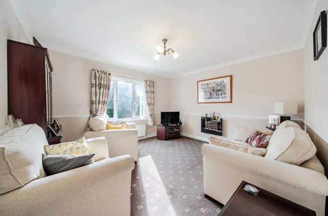 Mount Pleasant Court, Pudsey, LS28, photo 3