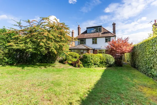 Milton Avenue, Westcott, RH4, photo 1