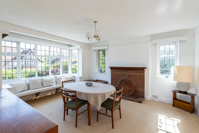 Milton Avenue, Westcott, RH4, photo 3