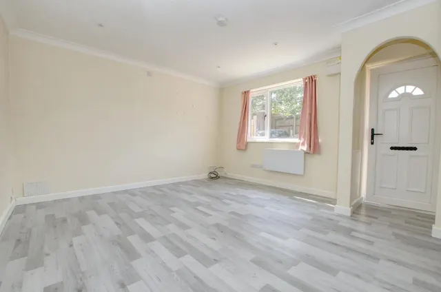 Photo 2 — Bracklesham Close, Southampton, SO19 8TD