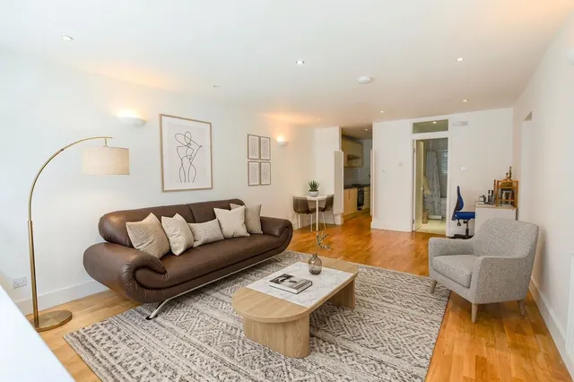 Canfield Place, London, NW6, photo 1