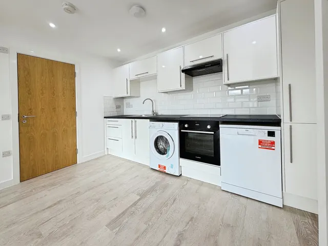 Armstrong House Peterborough, PE2, photo 2