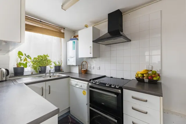 Brockhurst Close, Stanmore, HA7, photo 1