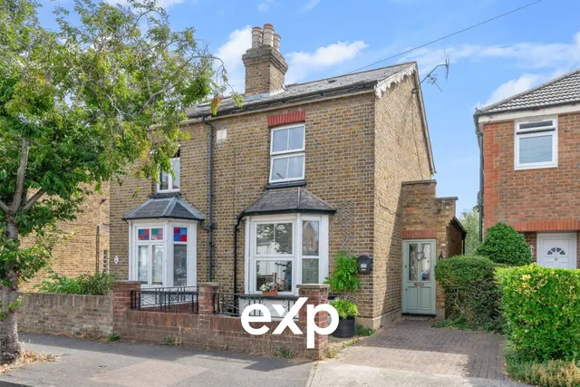Fruen Road, Feltham, TW14, photo 1
