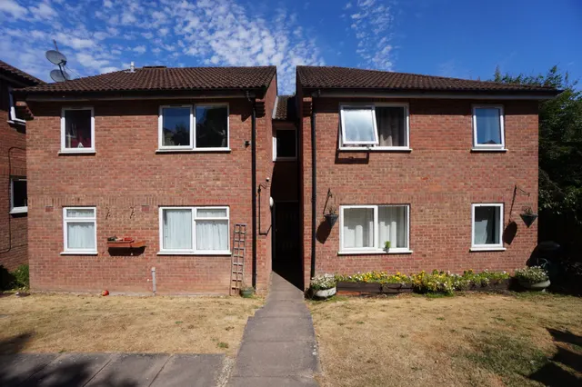Eaton Avenue, High Wycombe, HP12, photo 1