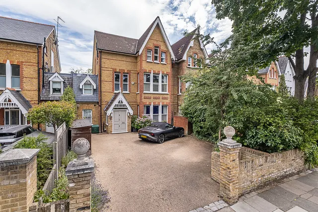 Lion Gate Gardens, Richmond, TW9, photo 1
