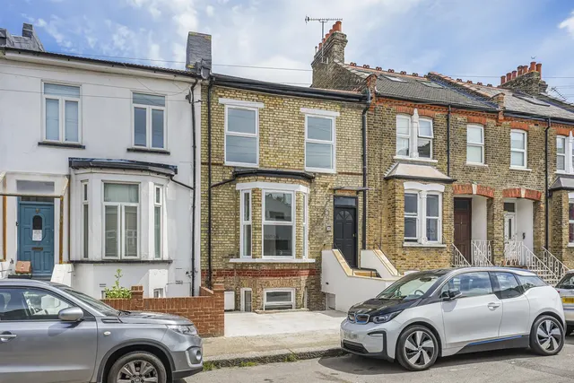 Gruneisen Road, Finchley, N3 1LU, photo 1