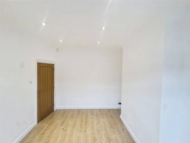 Washington Grove, Doncaster, DN5, photo 2