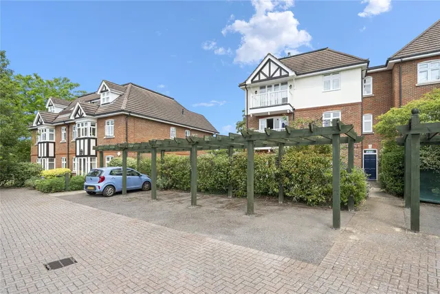 Balfour Road, Weybridge, Surrey, KT13, photo 1