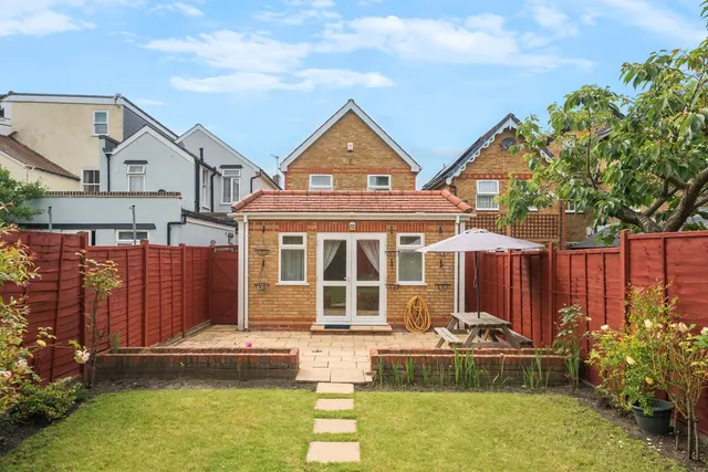 Worthington Road, Surbiton, KT6, photo 1