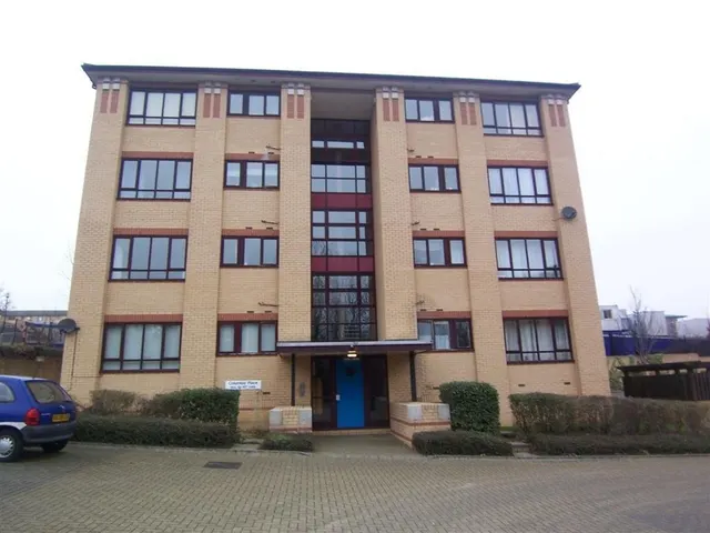 Columbia Place, Campbell Park, photo 1
